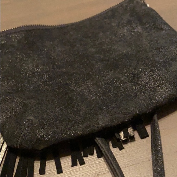 AE Metallic Fringe Crossbody - Picture 4 of 5